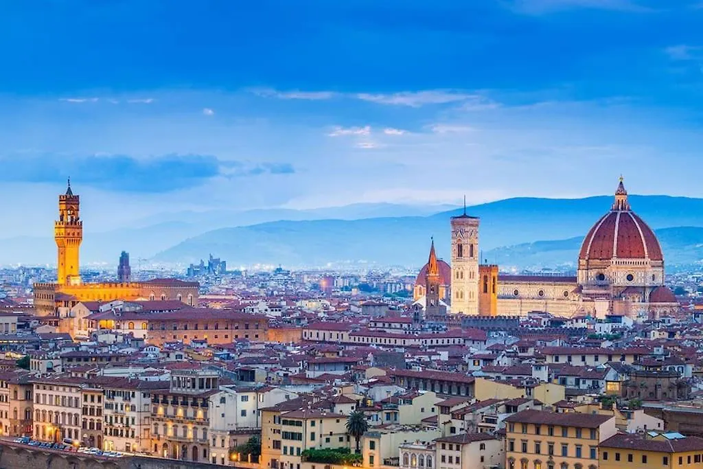 Cozy Apartment With Private Garden - City Center - Firenze 0*,  Italien